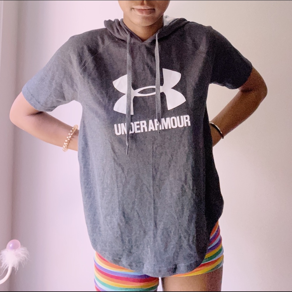 charcoal athletic cropped tee